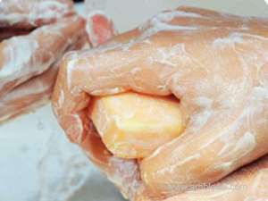 saudi-woman-makes-soap-from-camel-milk-and-dates_UAE