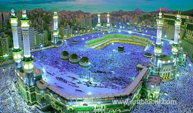 thousands-of-worshippers-performed-the-third-friday-prayer-at-the-grand-mosque-saudi