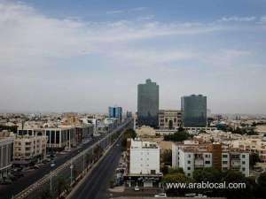 jeddah-shuts-100-commercial-outlets_UAE