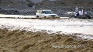 saudi-moroor-sets-the-traffic-fine-for-crossing-valleys-and-reefs-during-their-flow_UAE