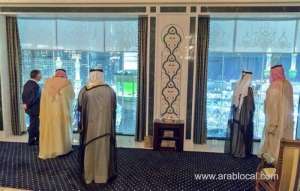 leaders-watch-pilgrims-at-the-grand-mosque_UAE