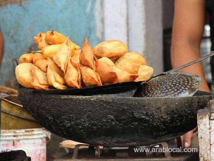 restaurant-closed-for-preparing-samosas-in-toilets-for-more-than-30-years-in-saudi-arabia-saudi