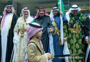 king-salman-performs-the-traditional-ardha-dance_saudi