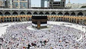 personal-visit-visa-benefits-including-inviting-friends-to-perform-umrah_UAE