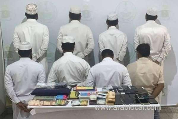 riyadh-cops-have-arrested-eight-expats-for-promoting-fake-umrah-campaigns-saudi