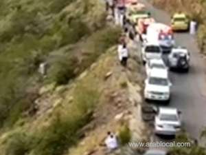 saudi-woman-dies-trying-to-save-her-siblings-during-a-car-accident_UAE