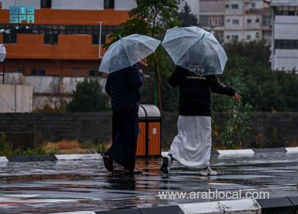 civil-defense-issues-warning-as-thunderstorms-persist-across-saudi-arabia-saudi