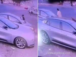 heroic-young-man-saves-child-from-moving-car-in-saudi-arabias-tabuk_UAE