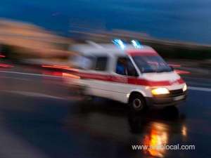 saudi-arabia-man-and-his-two-sisters-hospitalised-after-their-vehicle-crashes-into-camels_UAE