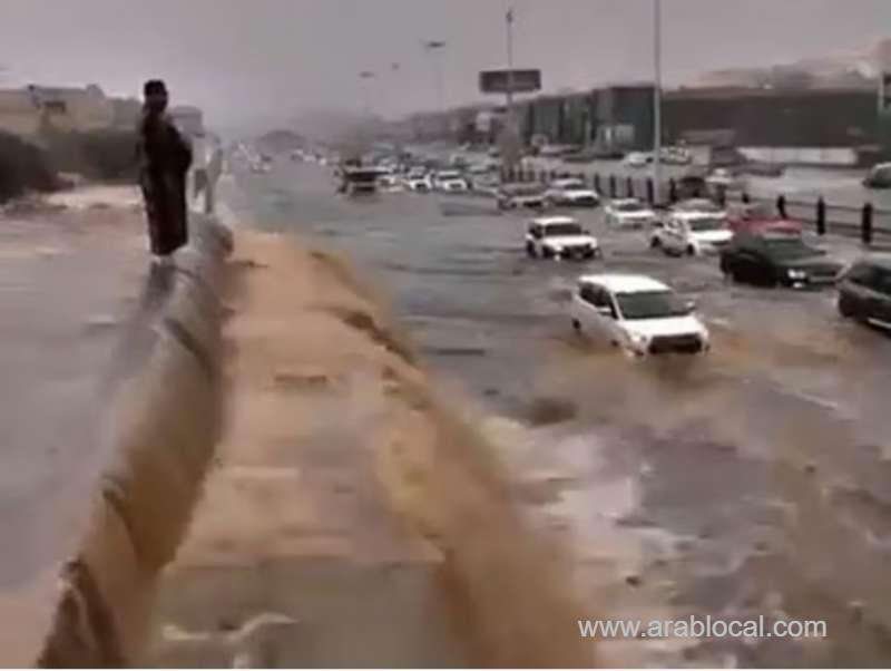 saudi-arabia-braces-for-severe-thunderstorms-and-flood-risks-2025-saudi