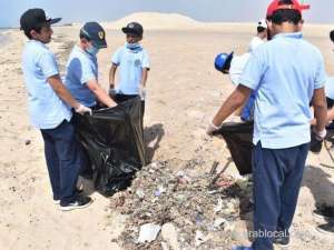 elementary-pupils-from-jeddah-private-international-school-lend-a-hand-to-clean-up-salman-beach_saudi