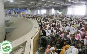 pilgrims-continue-to-stone-the-satan-and-doing-tawaf-al-ifada_UAE