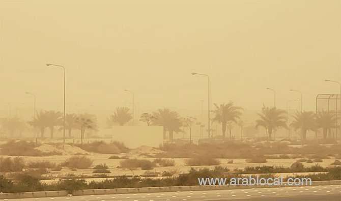 sandstorm-engulfs-parts-of-saudi-arabia-with-rain-expected-at-the-weekend-saudi