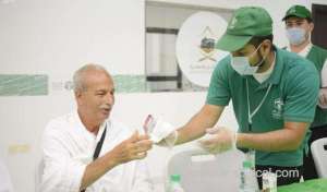 saudis-are-volunteering-in-makkah-to-help-pilgrims_UAE