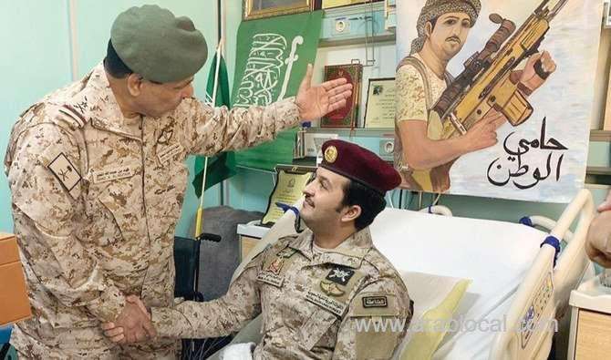 saudi-commander-makes-eid-visit-to-injured-troops-saudi
