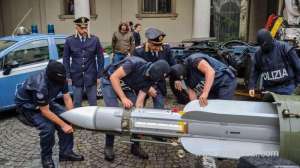 italian-police-have-seized-a-large-arsenal-of-weapons_UAE