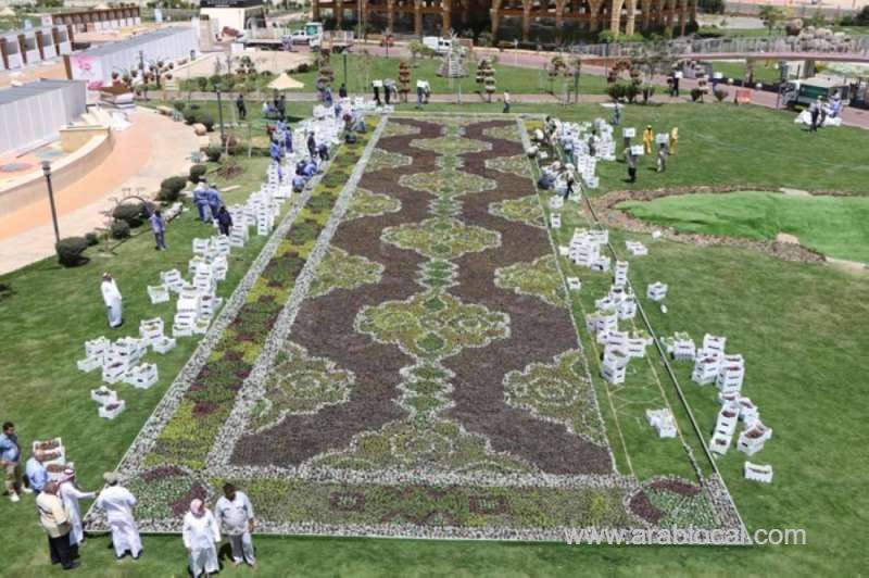 prince-sultan-launches-14th-taif-rose-festival-at-al-ruddaf-recreation-park-saudi