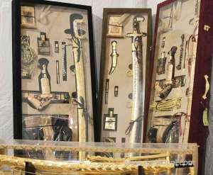 swords-and-daggers-on-display-wow-visitors-at-souk-okaz_UAE