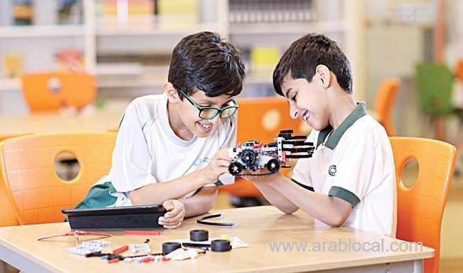 saudi-students-delighted-on-first-day-of-academic-year-focus-on-national-pride-saudi