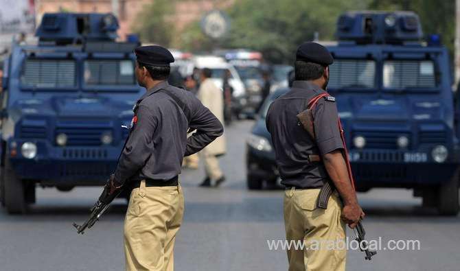pakistani-border-guards-arrest-iranian-national-with-huge-cache-of-explosives-saudi