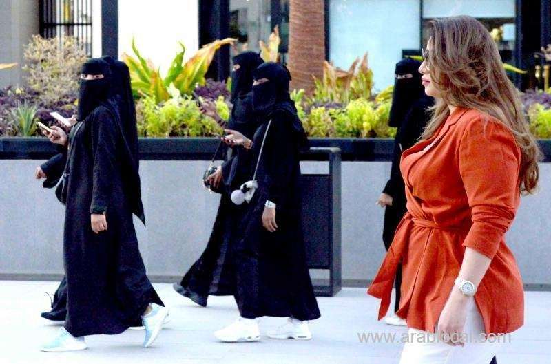 no-more-abayas-for-foreign-women-saudi