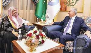 mwl-chief,-tony-blair-discuss-ways-to-fight-ignorance-and-poverty_UAE