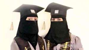 saudi-mother-graduates-from-university-with-her-daughter_saudi