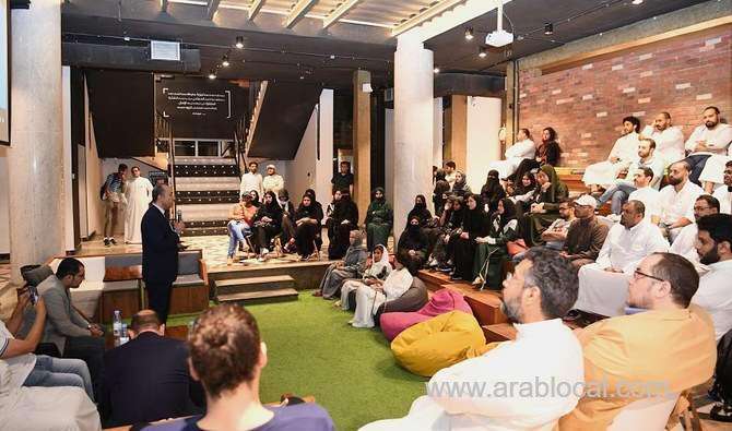 arab-tourism-group-holds-working-session-with-saudi-youth-saudi
