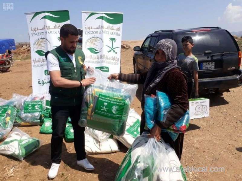 ksrelief-center-distributes-shelter-to-syrians--saudi