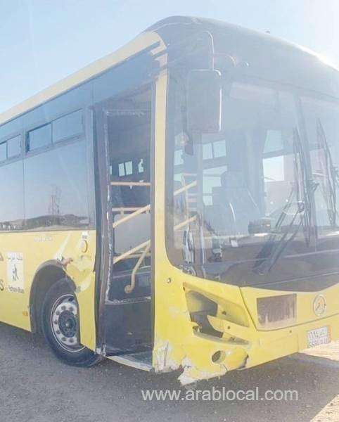 brothers-steer-the-bus-to-safety-as-driver-dies-behind-the-wheel-saudi