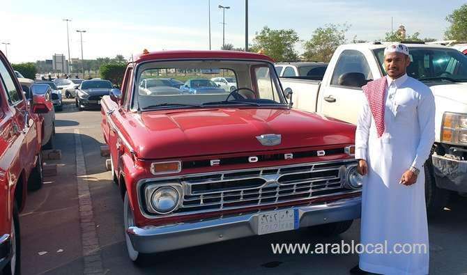 cars-and-coffee-attracts-hundreds-of-classic-car-enthusiasts-in-riyadh-saudi