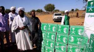 ksrelief-distributes-date-boxes-in-sudan_UAE