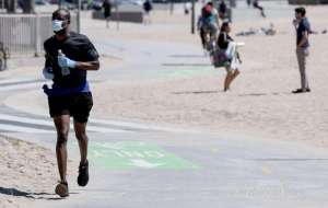 joggers-lungs-collapsed-after-running-with-facemask-here-is-why-you-should-avoid-working-out-with-masks_UAE