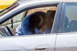 love-is-stronger-than-the-risk-of-infecting-by-coronavirus_UAE
