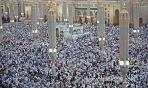 muslims-in-saudi-arabia-start-their-first-day-of-fasting-for-ramadan_UAE
